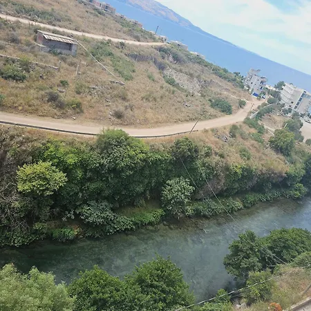 River Sea View Daire